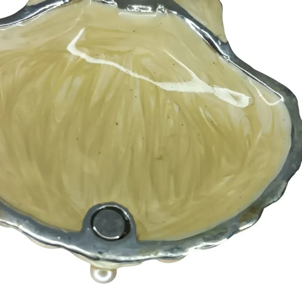 Unbranded clam shell